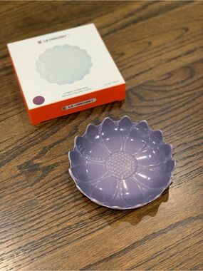 New Le Creuset Sunflower Spoon Rest Bluebell Purple 14cm